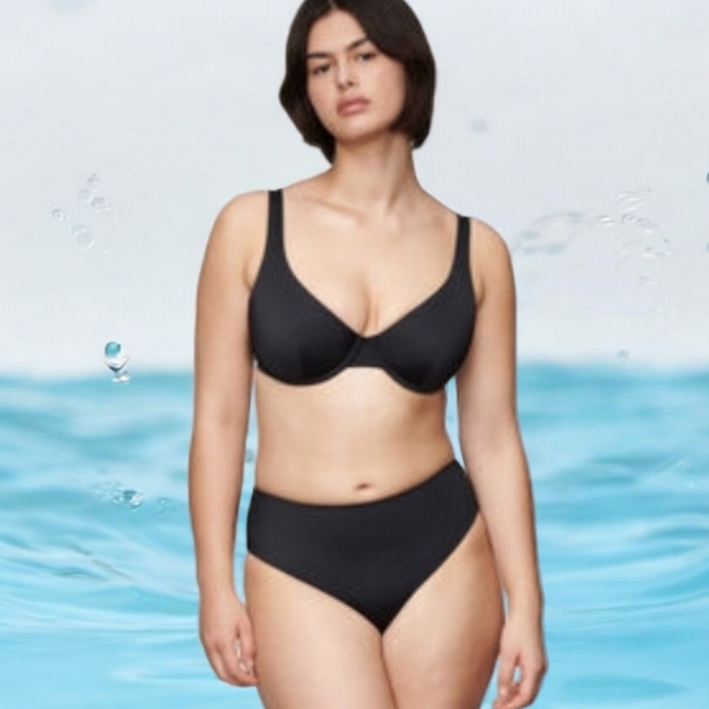 CUUP Ladies Black Bikini Swim Set With Drawstring Bag